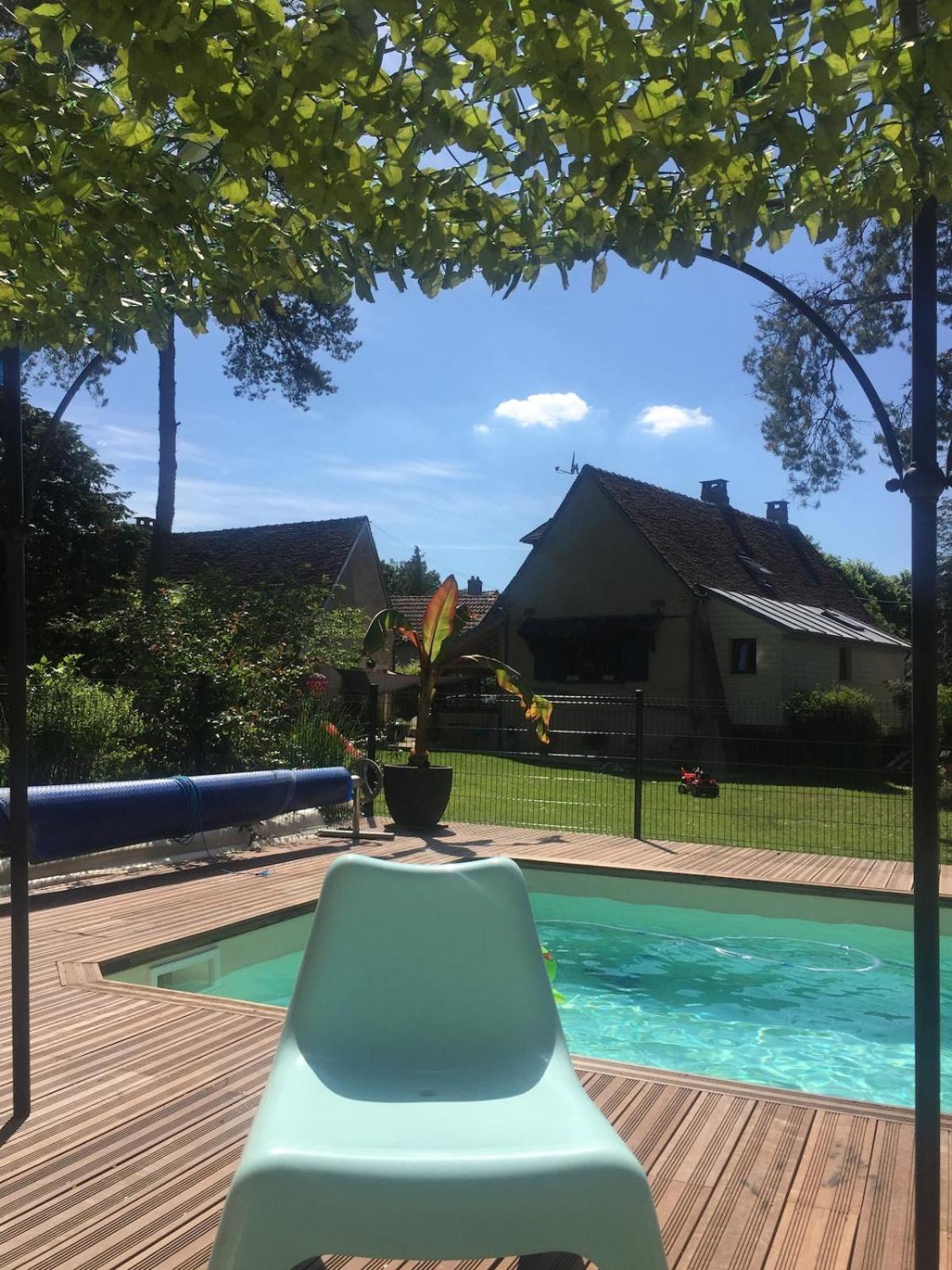 Вилла Le Refuge De Valprofonde Villeneuve-sur-Yonne Экстерьер фото