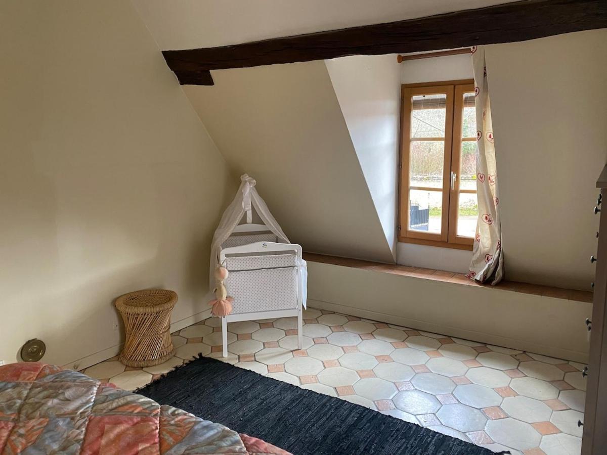 Вилла Le Refuge De Valprofonde Villeneuve-sur-Yonne Экстерьер фото